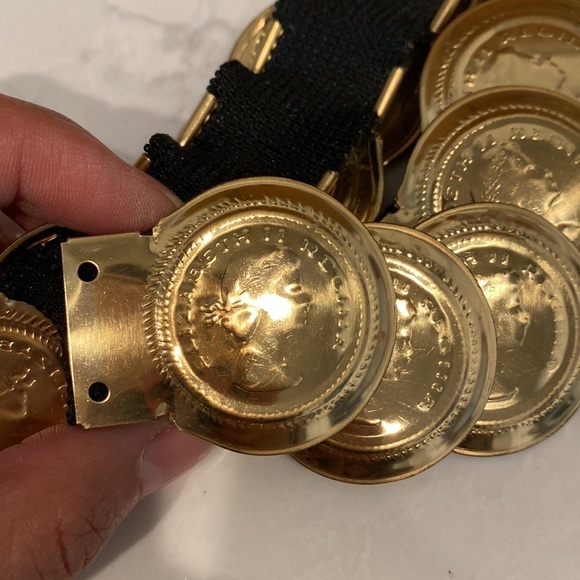 Queen Elizabeth II Gold Coin Belt Gold toned metal lightweight main image 4